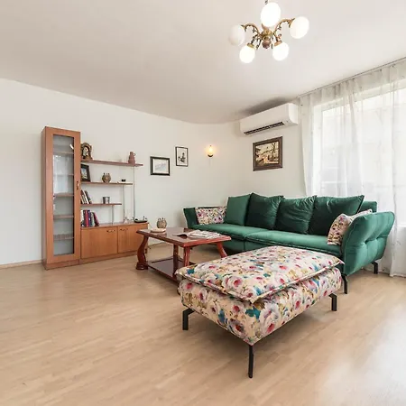 Aristocratic To The Sea Garden * Варна