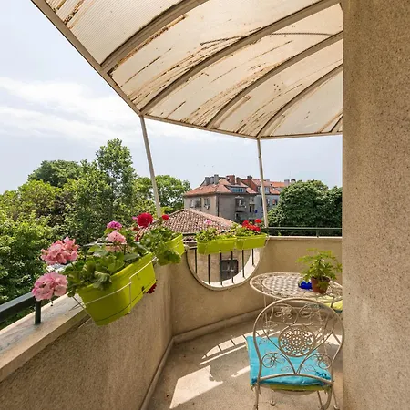 Aristocratic To The Sea Garden Варна