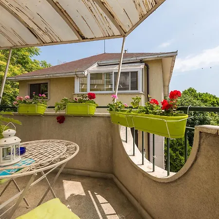 Aristocratic To The Sea Garden Варна