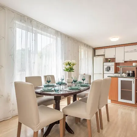 Aristocratic To The Sea Garden Апартамент *