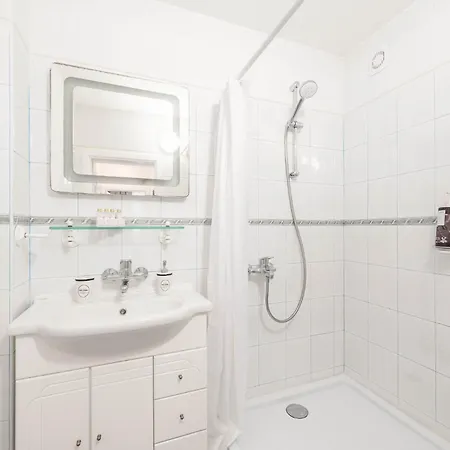 Aristocratic To The Sea Garden Апартамент *