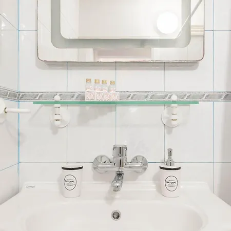 Aristocratic To The Sea Garden Апартамент *