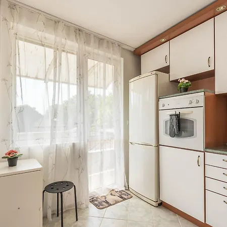 Aristocratic To The Sea Garden Апартамент *