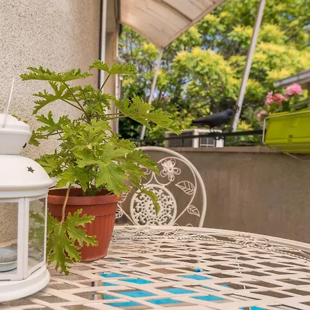 Aristocratic To The Sea Garden Апартамент *