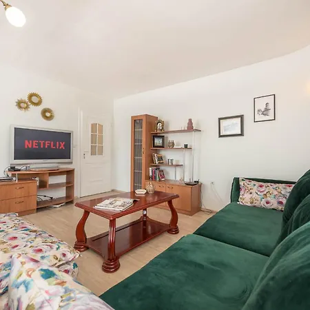 Aristocratic To The Sea Garden Варна