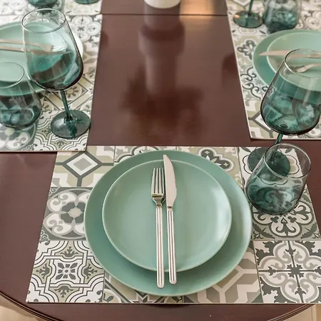 Апартамент Aristocratic To The Sea Garden *